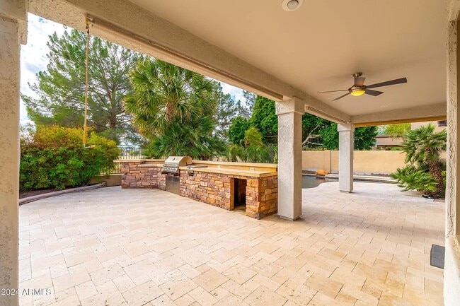 Building Photo - 6739 E Gelding Dr