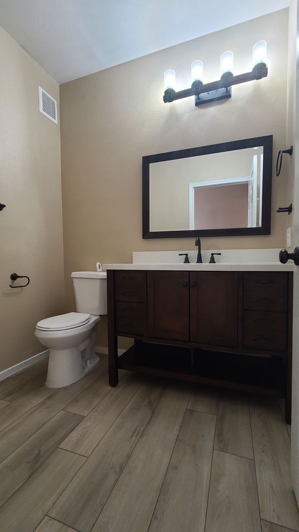 Building Photo - Upstairs 3 Bedroom condo