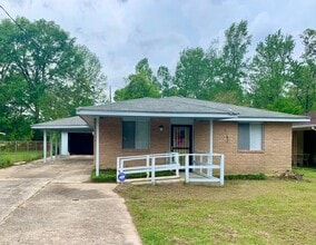 Building Photo - 3BD/2BA House for Lease in Bristol Place Subdivision in Baton Rouge