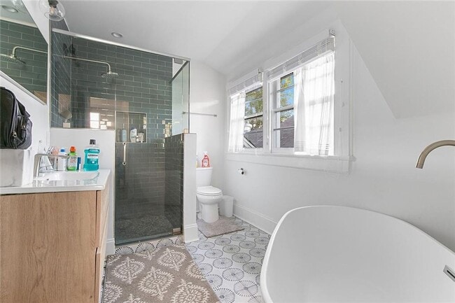 Building Photo - 7512 Freret St