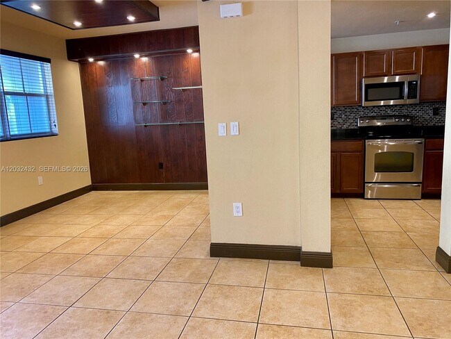 Building Photo - 8800 NW 107 Ct