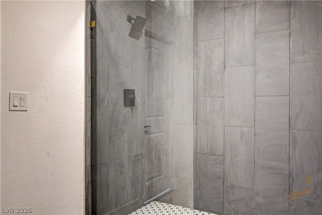 Building Photo - 2685 S Tenaya Way