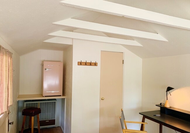 Building Photo - 258 Raccoon Cir