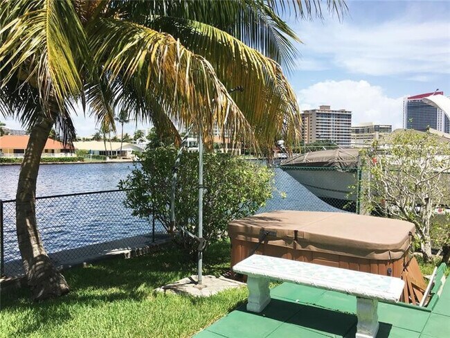 Building Photo - 2001 S Ocean Dr