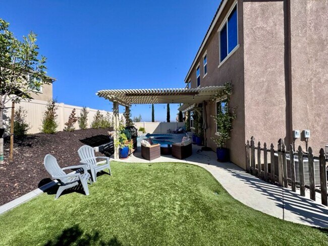 Building Photo - Stunning 5 Bedroom + Office Home with Priv...