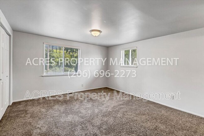 Building Photo - 15515 Stone Ave N