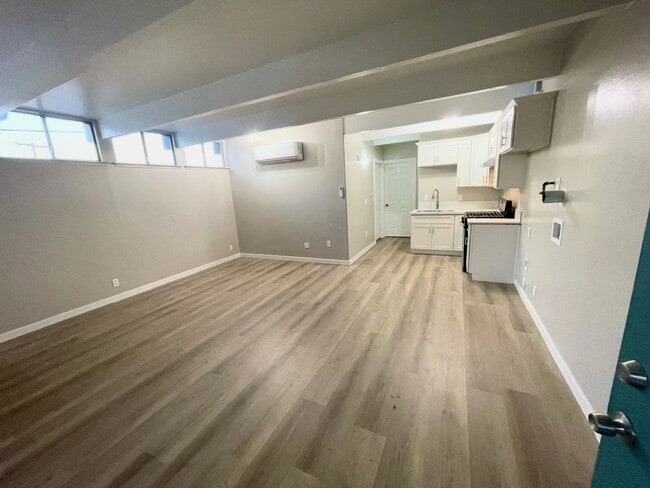 Building Photo - -Pismo Beach rental 2 blocks from the beach