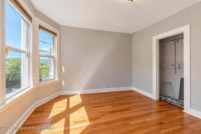 Building Photo - 601 Clay Ave