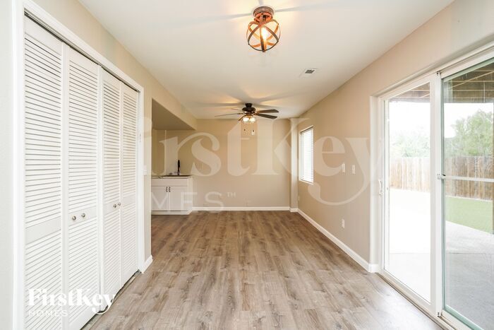 Building Photo - 5367 Ferrari Dr