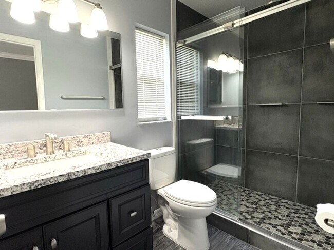 Building Photo - Beautiful 3 Bedroom Port Orange Home!