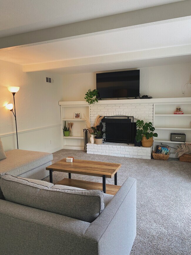 Family-1 - 1131 NE Oak Tree Dr