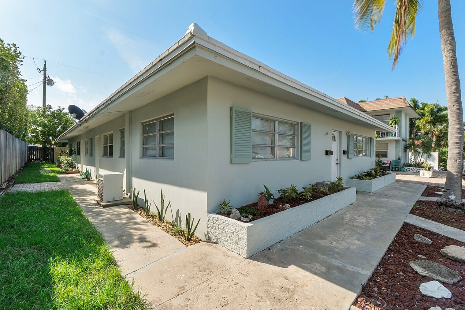 Building Photo - 2250-2270 Southeast 5th Street-SI ID1380878P