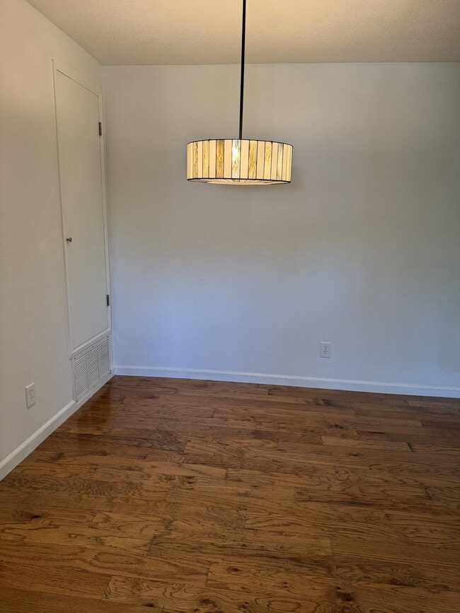 Building Photo - 240 Breuner Dr