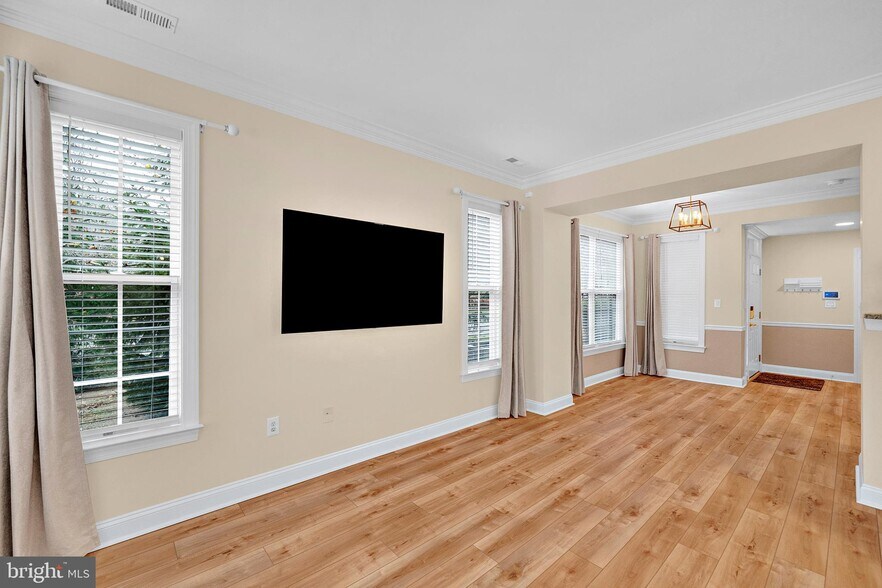 Building Photo - 25 Miller Cir