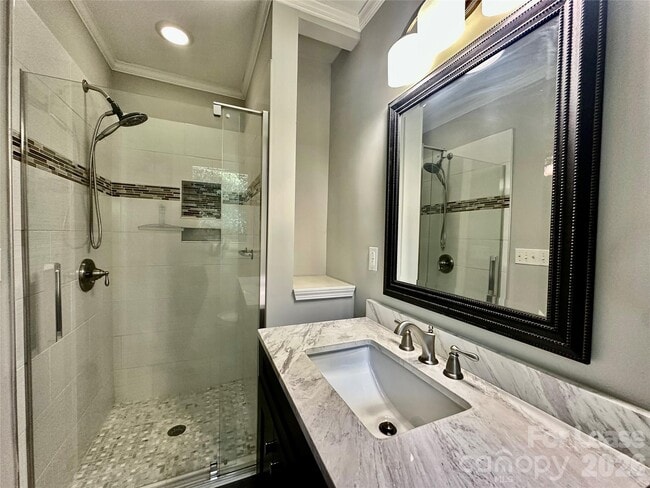 Building Photo - 710 Neil St