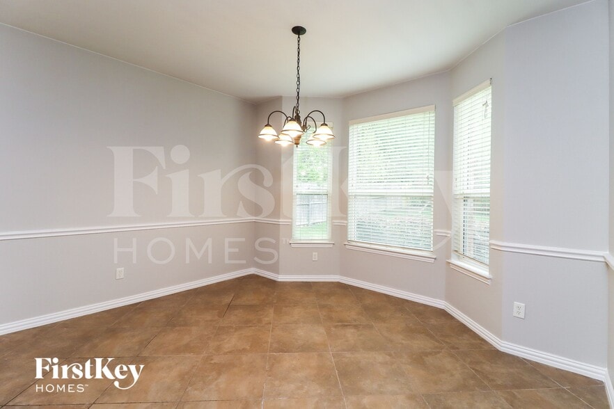 Building Photo - 5228 Estrella Ln
