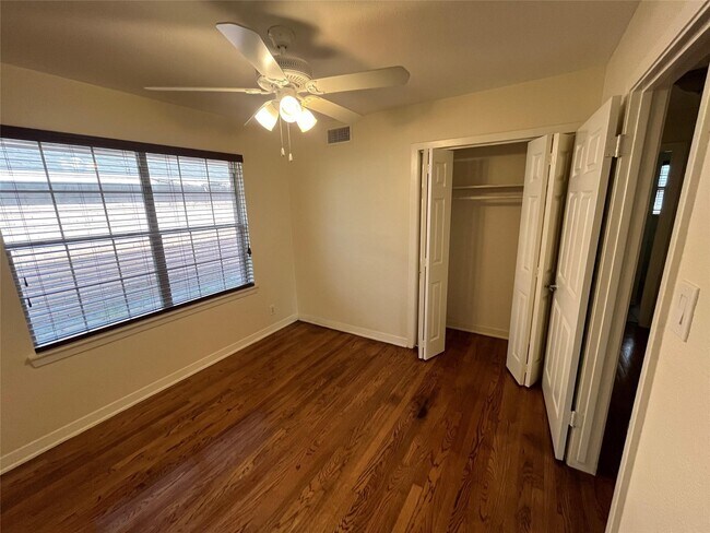 Building Photo - 4809 W 43rd St