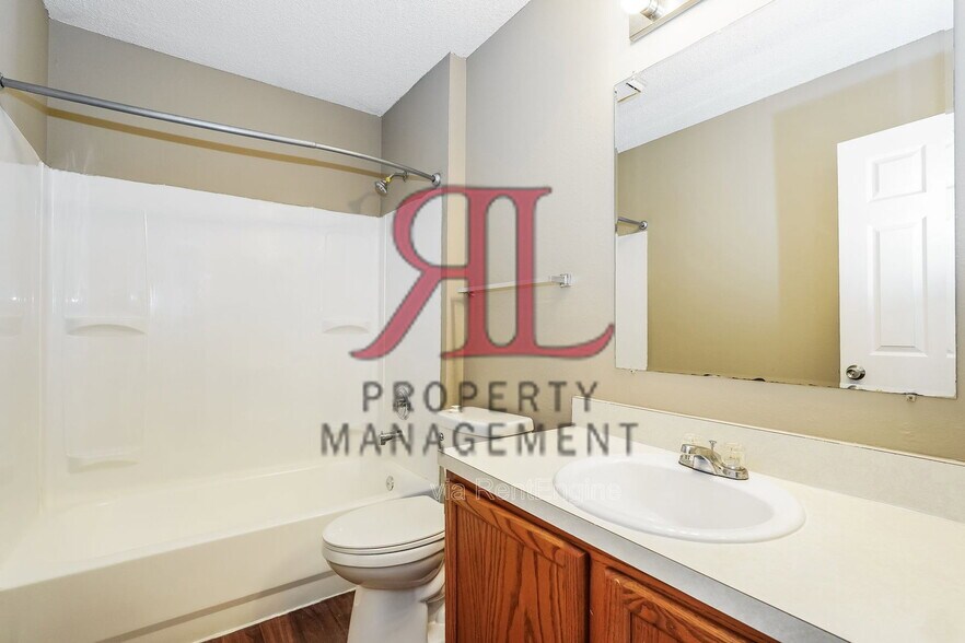 Building Photo - 1640 Butterfly Ct