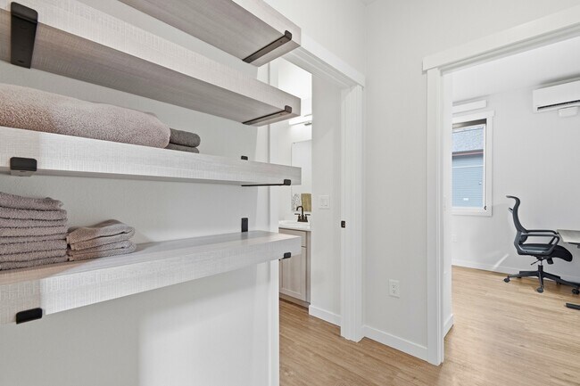 Building Photo - 2115 Hummingbird Wy