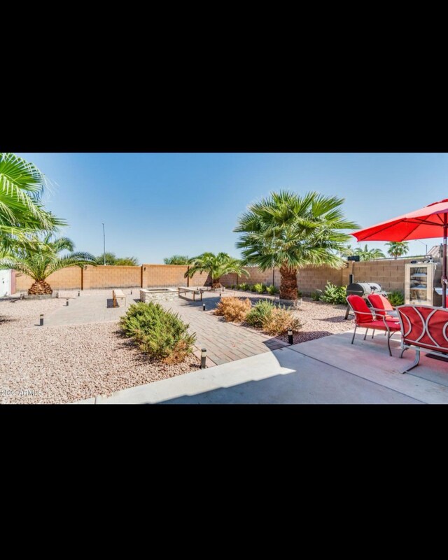 Building Photo - 11056 W Lane Ave