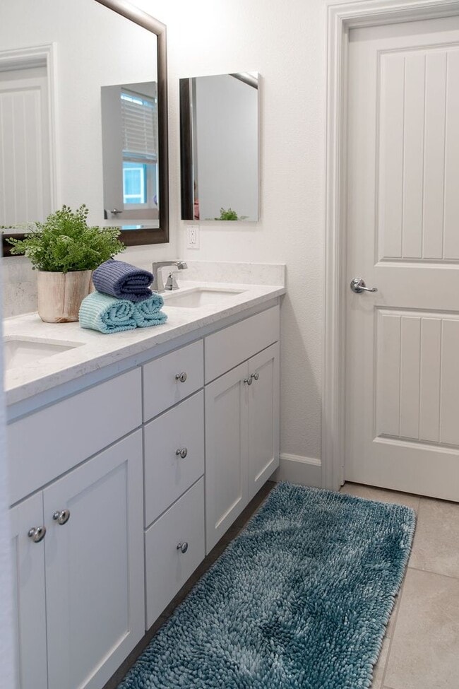 Building Photo - Newer 3 Bed, 2.5 Bath Sea Haven Home for Lease