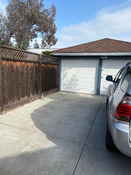 Building Photo - 1041 Kedith St