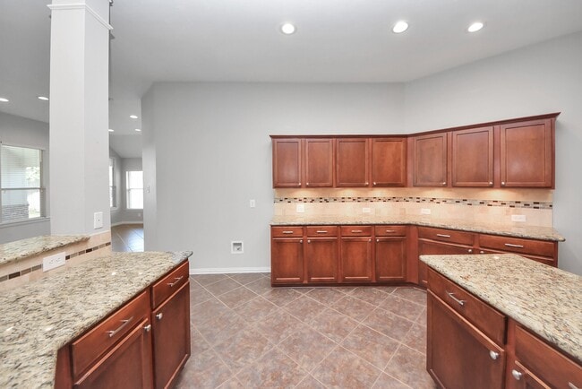 Building Photo - 18403 Sierra Falls Ct