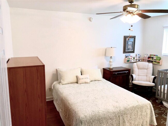 Building Photo - 10302 Annie Oakley Trail