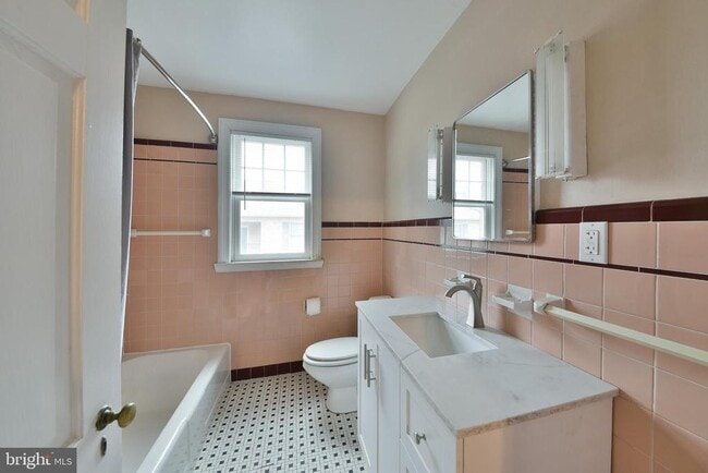Building Photo - 27 Bysher Ave