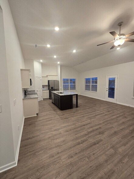 Building Photo - 229 Republic St