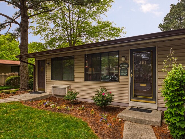 Leasing Office - Sea Pines Apartments