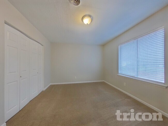 Building Photo - 3182 Lake Monroe Rd