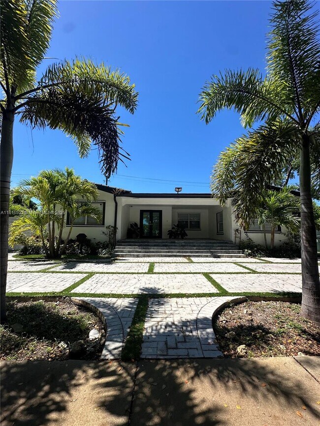 Building Photo - 6080 SW 16th St
