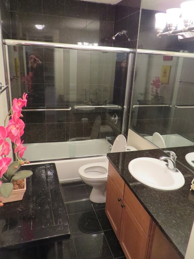 Building Photo - 30 E Huron St