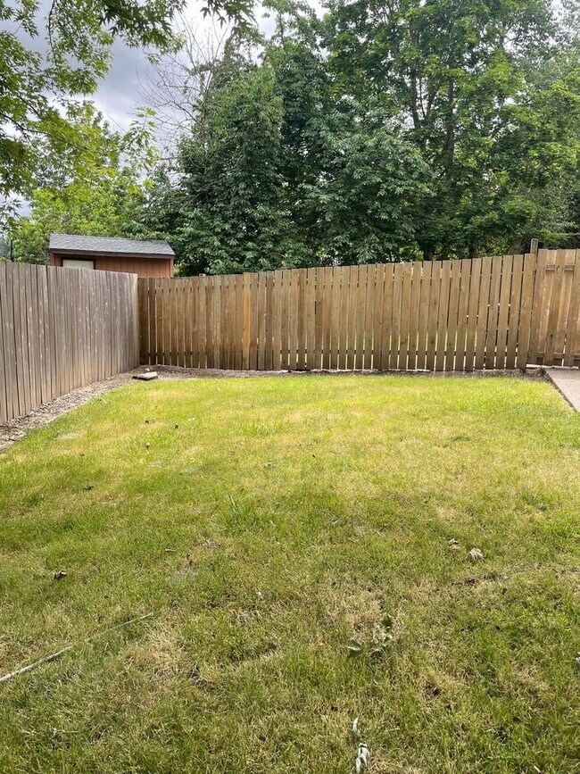 Building Photo - 4932-4942 Elkhorn Ct SE Salem, OR 97317