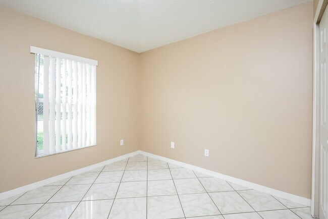 Building Photo - 120 Stephen Ave