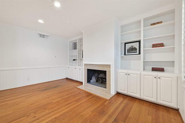 Building Photo - 5643 Piping Rock Ln