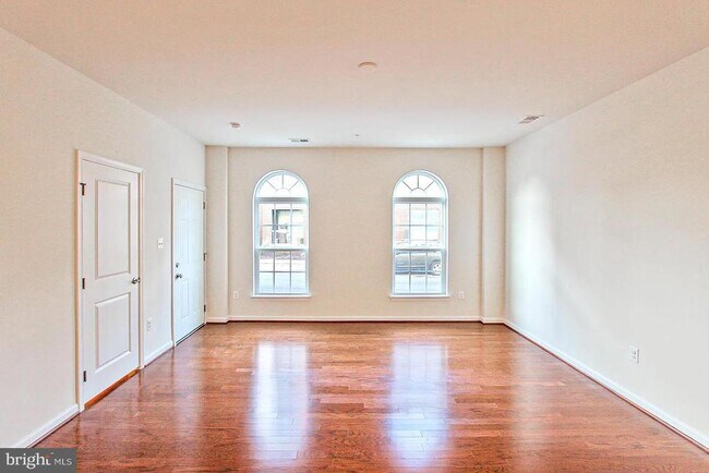 Building Photo - 13652 Endeavour Dr