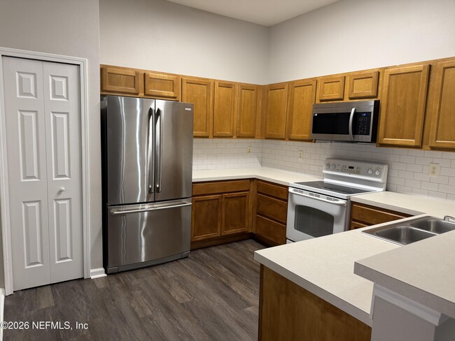 Building Photo - 6099 Maggies Cir