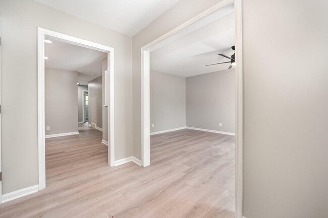 Building Photo - 2286 Alexandria Dr