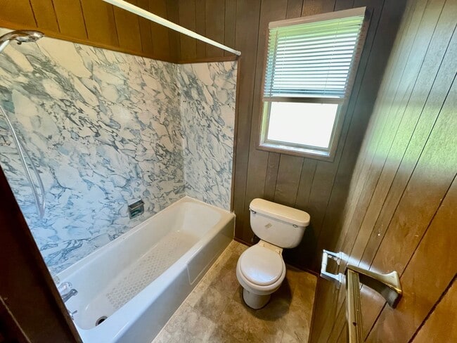 Building Photo - 2947 Ruby Dr