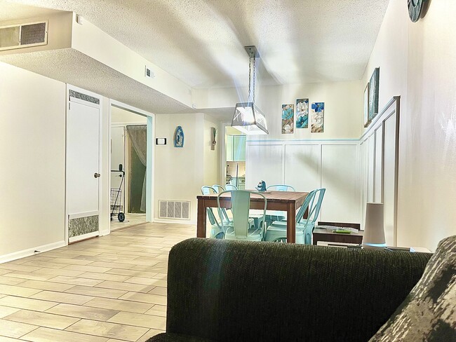 Building Photo - 1809 Crooked Pine Dr