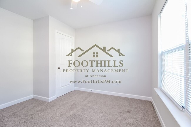 Building Photo - 4-Bedroom Gem in Williamston—Don’t Miss This!
