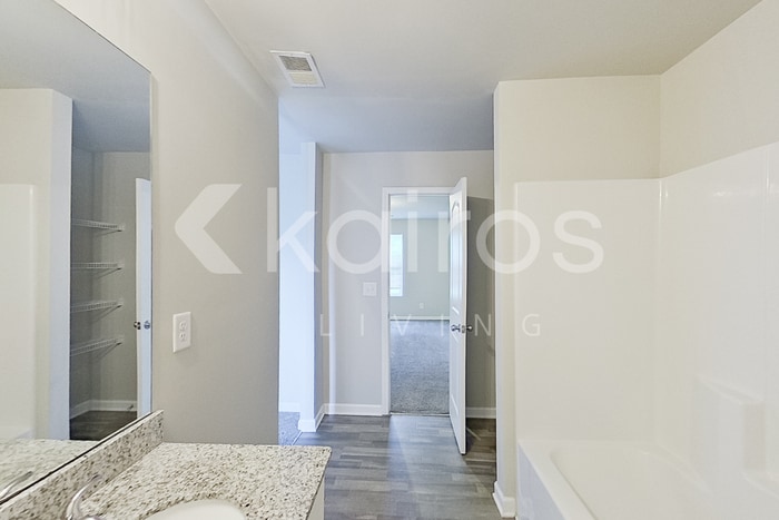 Building Photo - 207 Hawthorn Trail