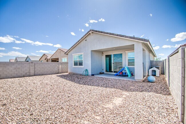 Building Photo - Lovely Single Family 4 bedroom for rent!