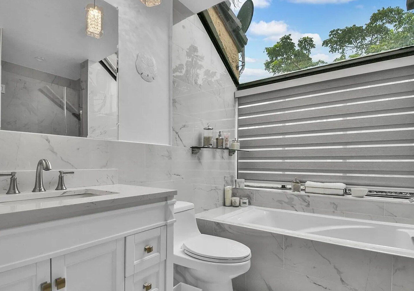 master bath - 9366 Chelsea Dr N