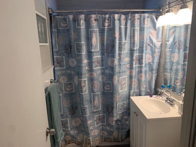 Building Photo - Adorable Mid Century Modern Bungalow in Winter Park!