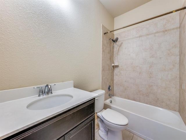 Building Photo - 1117 Lake Meadow Ln