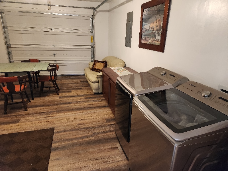 Building Photo - 301 Hidden Glen Way