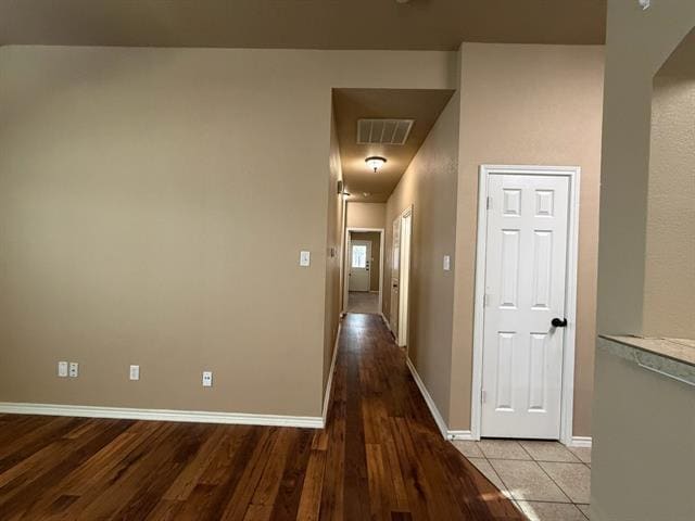 Building Photo - 1305 Ravenwood Dr